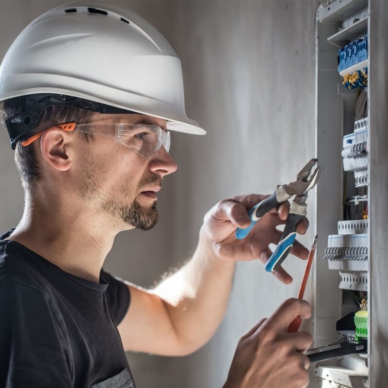 Electrician Maintenance